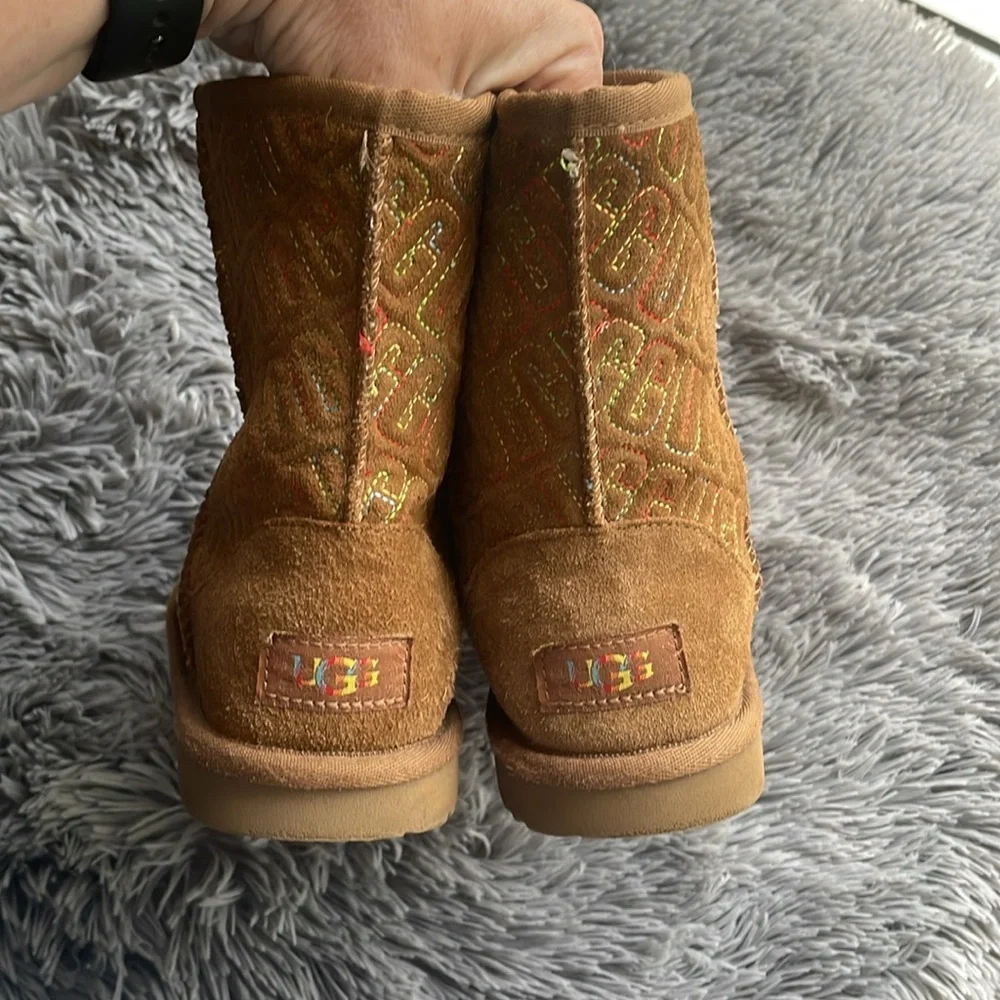 UGG Kids' Classic II Graphic Stitch Short Boot